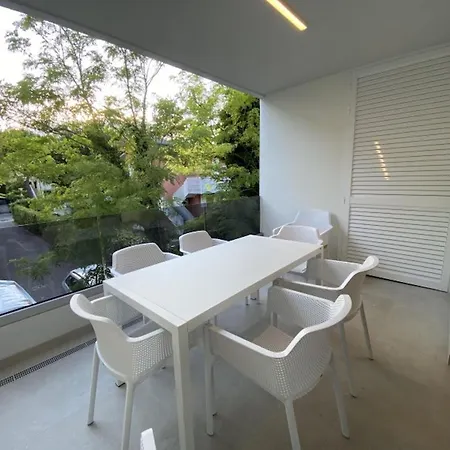 Διαμέρισμα Beachside Flat With Covered Terrace