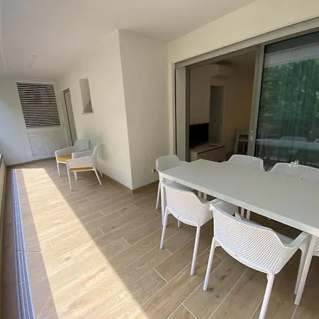 Apartmán Beachside Flat With Covered Terrace