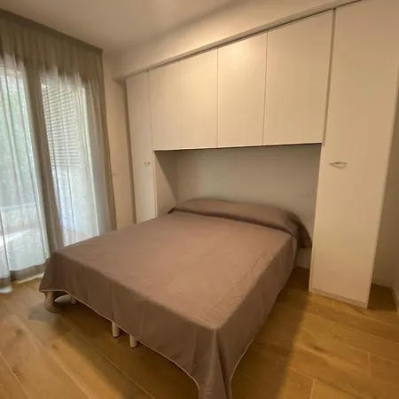 Beachside Flat With Covered Terrace Μπιμπιόνε