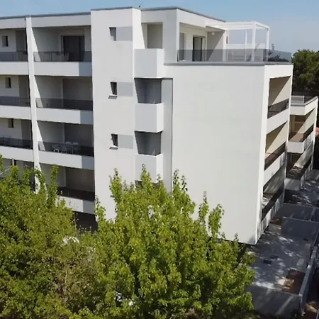 Apartmán Beachside Flat With Covered Terrace *